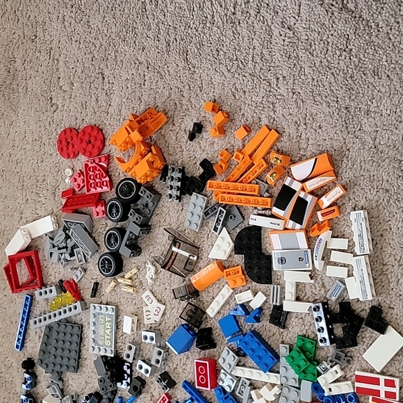 LEGO Speed Champions Race Car Set - 75912 - Picture 11 of 12